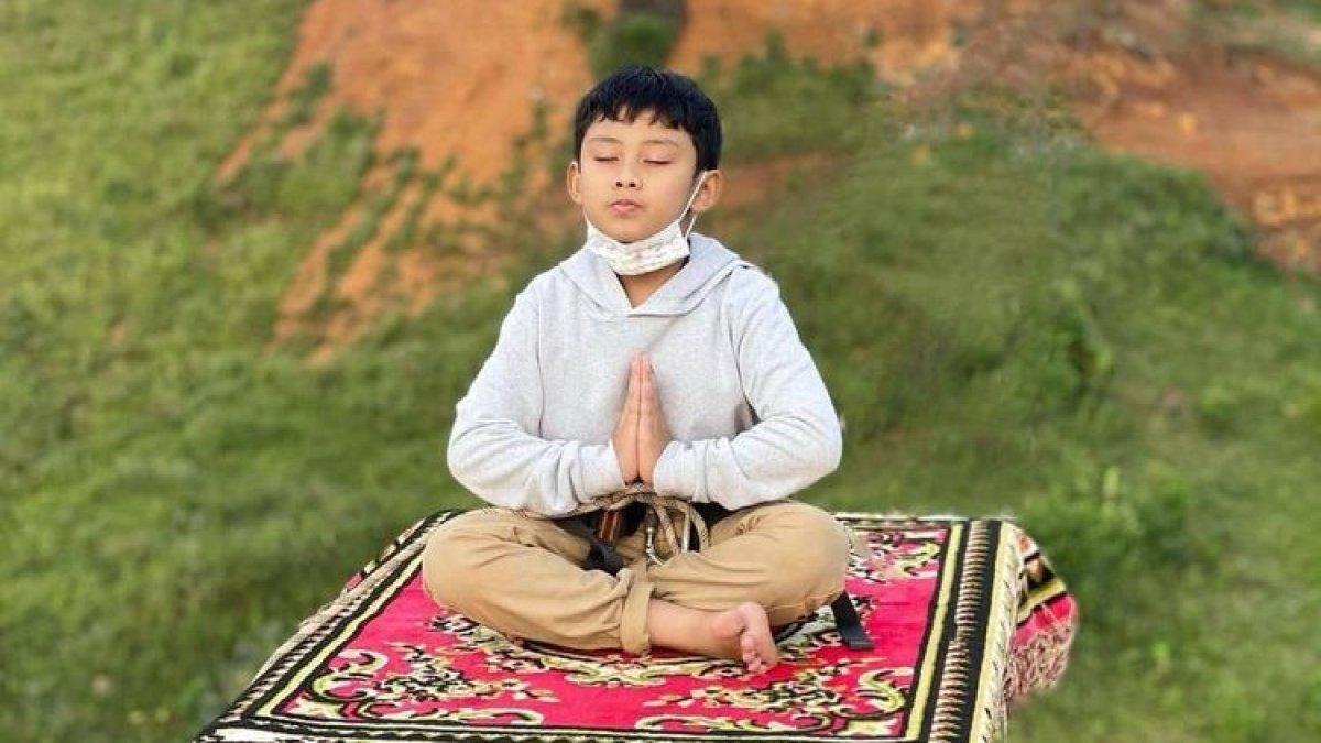 WISATA BANDUNG: Wahana sajadah terbang di Cicalengka Dreamland