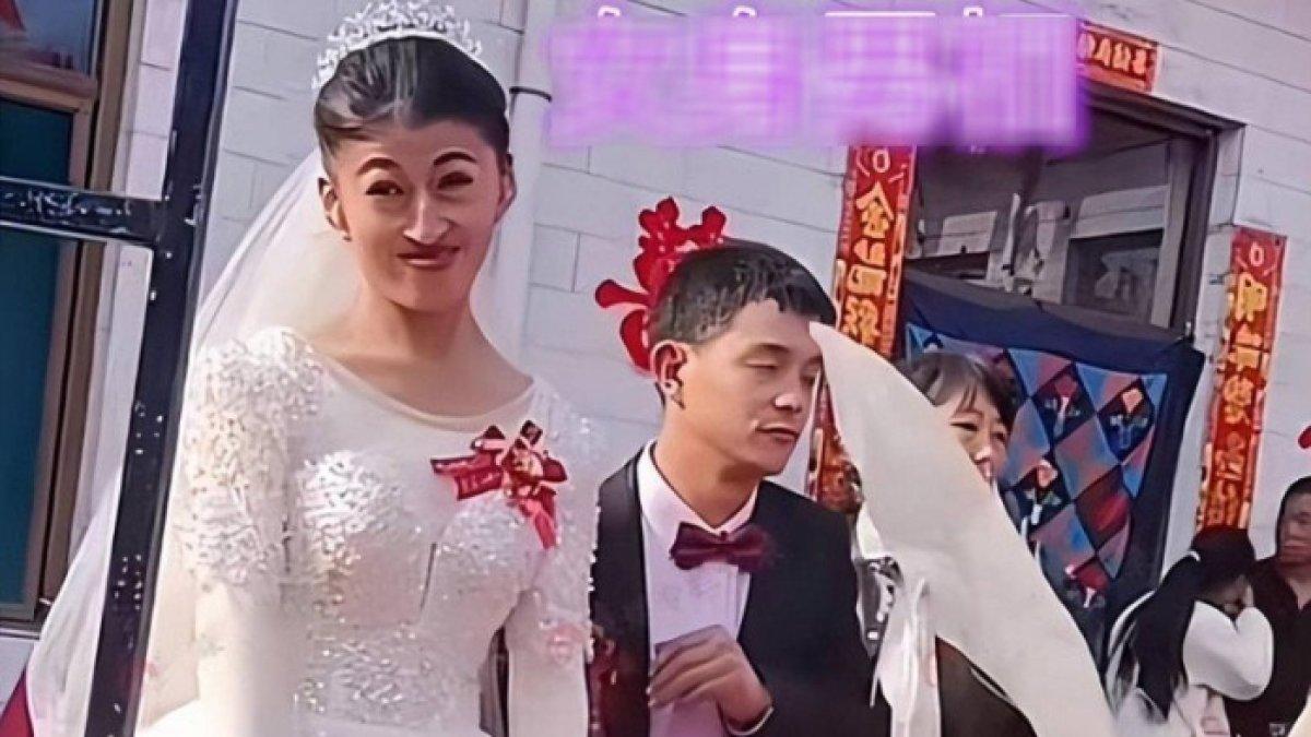 Wajah pengantin wanita ini dicibir tamu undangan, mempelai pria ngamuk