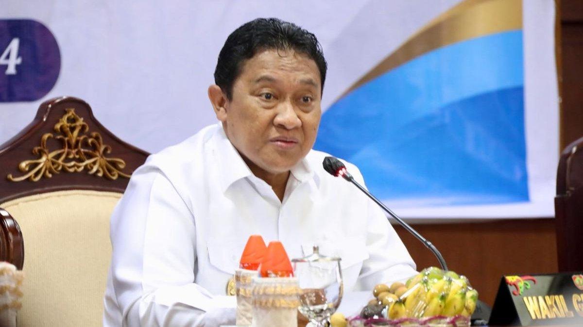 WAGUP KALTENG - Wakil Gubernur Kalteng Edy Pratowo saat menghadiri rapat persiapan penyelenggaraan MTQH XXXII di Ruang Rapat Bajakah Kantor Gubernur Kalteng, Rabu (4/12/2024). Edy Pratowo merupakan pemenang Pilkada Kalteng 2024.