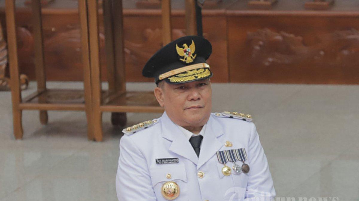 SF HARIYANTO - Wakil Gubernur Riau SF Hariyanto berpose usai pelantikan di Gedung Sasana Bhakti Praja, Kemendagri, Kamis (29/2/2024). Pelantikan ini berdasarkan SK Presiden Nomor 36/P/2024 tentang Pengesahan Pemberhentian Gubernur Riau dan Pengangkatan Penjabat Gubernur Riau. Pelantikan tersebut ditandai dengan pengucapan sumpah jabatan yang berisi tentang hak dan kewajibannya sebagai pemimpin di Negeri Lancang Kuning.