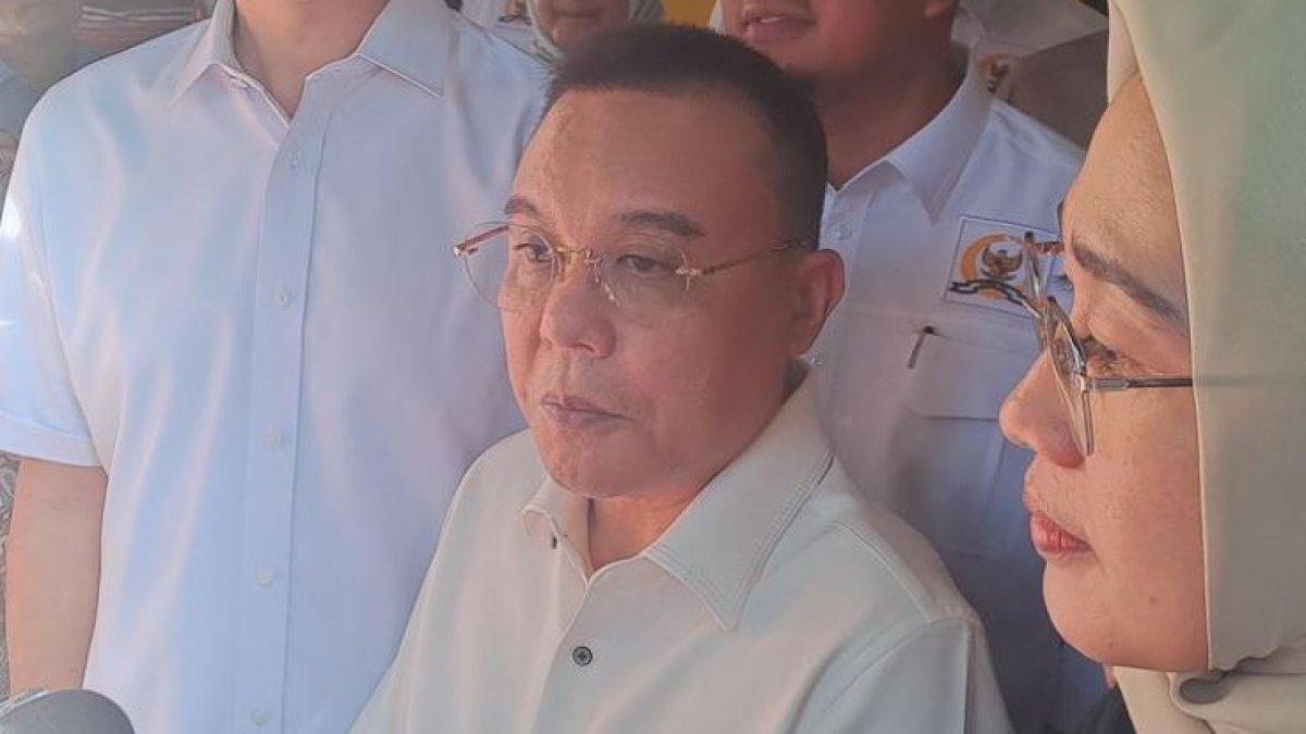 Wakil Ketua DPR Sufmi Dasco Ahmad saat ditemui di Pasar Kramat Jati, Jakarta Timur, Jumat (14/3/2025).