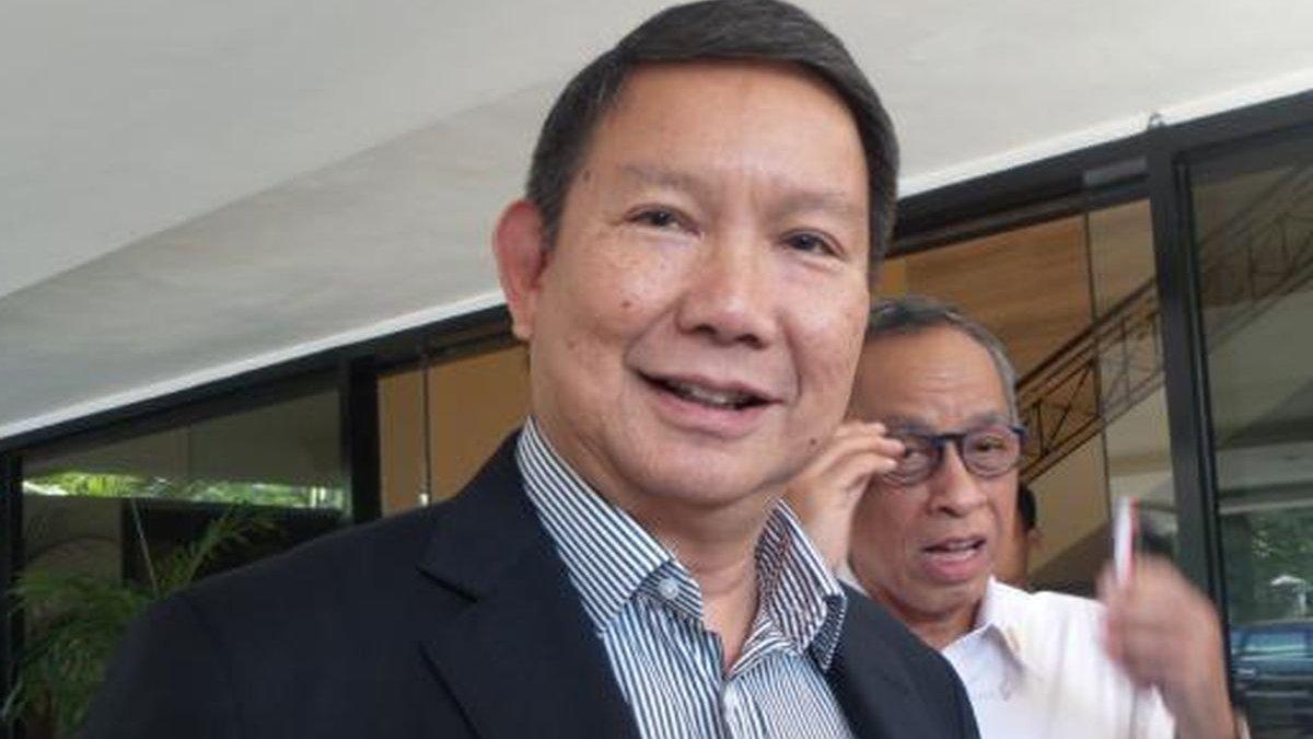 PENASIHAT KADIN INDONESIA - Wakil Ketua Dewan Pembina Partai Gerindra Hashim Djojohadikusumo usai bertemu Kepala Staf Kepresidenan Luhut Binsar Panjaitan, Kamis (23/7/2015). Hashim Djojohadikusumo yang merupakan adik kandung Prabowo, kini menjabat sebagai penasihat Kadin Indonesia.