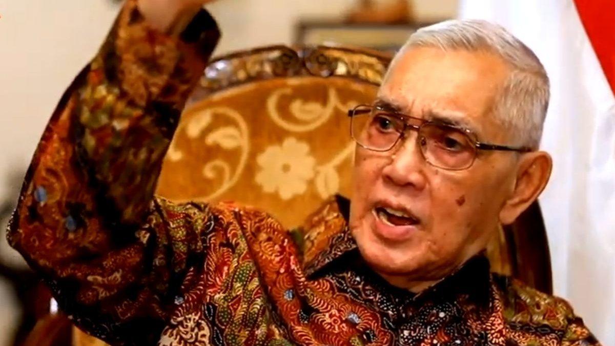 TRY SUTRISNO - Wakil Presiden RI keenam Try Sutrisno dokumen YouTube diunduh (8/5/2025).