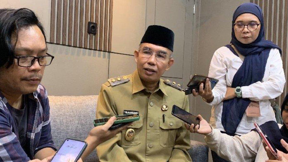 100 HARI KERJA - Wakil Wali Kota Mataram, Mujiburrahman saat ditemui usai menggelar rakor di Kantor Wali Kota Mataram, Senin (24/2/2025). Mujiburrahman mengatakan, program Mataram kota wirausaha ini nantinya akan menjadi prioritas selam 100 hari kerja.