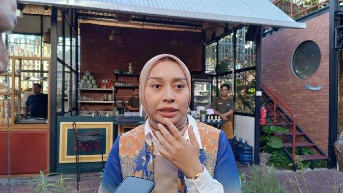 SOSOK PUTRI KARLINA - Ramai setelah berani tegur ormas, kini namanya menjadi sorotan. Putri Karlina ternyata anak Kapolda Metro Jaya dan calon mantu Kang Dedi Mulyadi.
