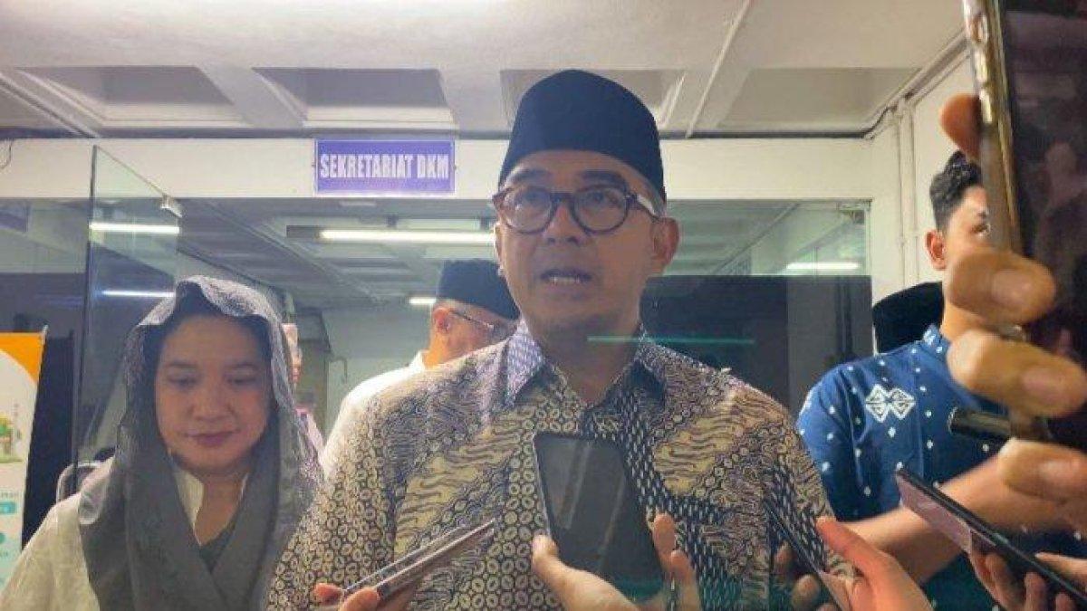 SOSOK FARHAN- Wali Kota Bandung, M. Farhan mengatakan menyediakan masing-masing Rp 2 juta untuk modal usaha para Perempuan Kepala Keluarga, Senin (21/4/2025).