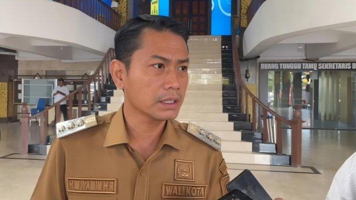 100 HARI KERJA - Wali Kota Banjarmasin, M Yamin bicara mengenai Kepsek yang abai peraturan perpisahan siswa.