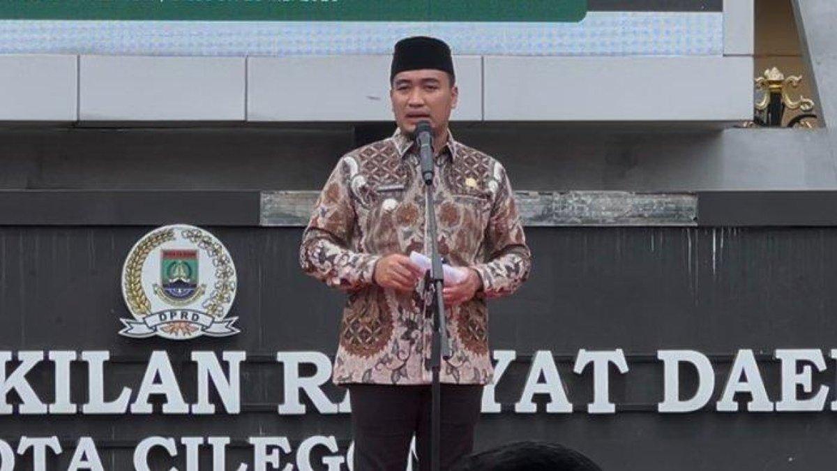 PROGRAM WALI KOTA CILEGON - Wali Kota Cilegon Robinsar, luncurkan program dokter keliling-Puskesmas 24 jam Jum'at, (23/5/2025).