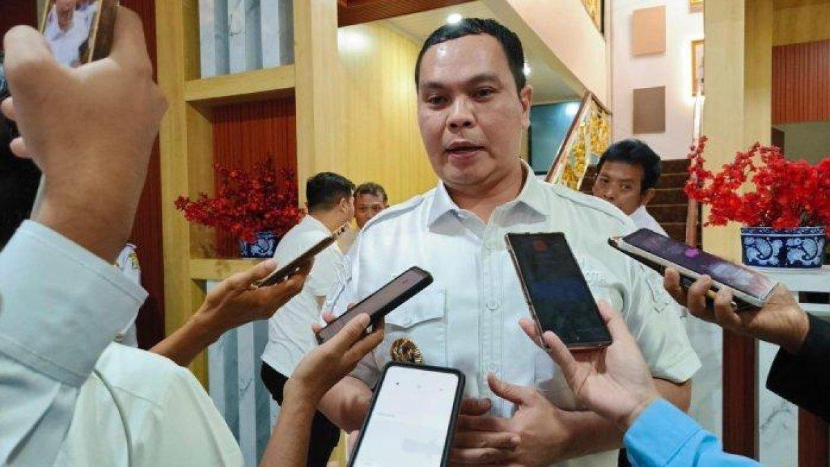 PROGRAM WALI KOTA SERANG - Wali Kota Serang Budi Rustandi, saat diwawancarai di Puspemkot Serang belum lama ini.
