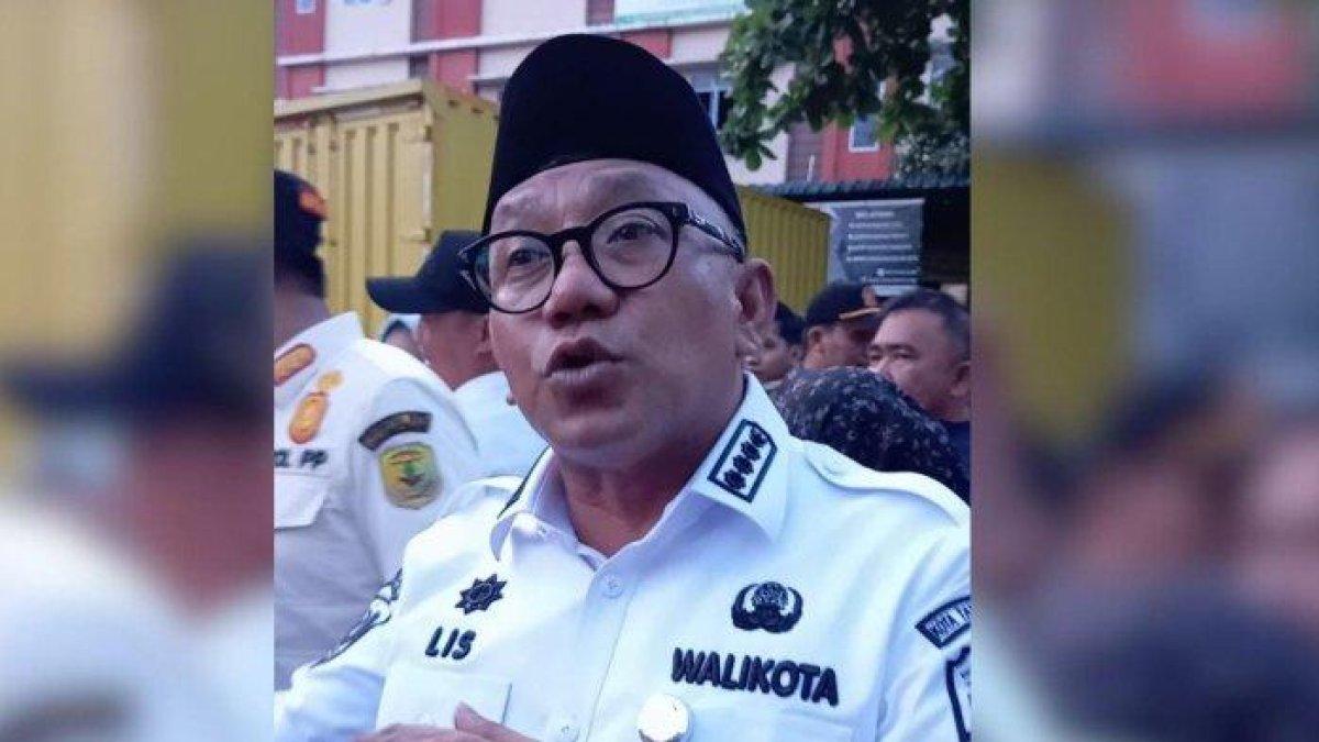100 HARI KERJA - Foto Wali Kota Tanjungpinang, Lis Darmansyah saat dijumpai awak media beberapa waktu lalu. Lis sebut, ASN malas ngantor tanpa keterangan 23 hari berturut-turut sudah bisa diajukan untuk diberhentikan alias dipecat.