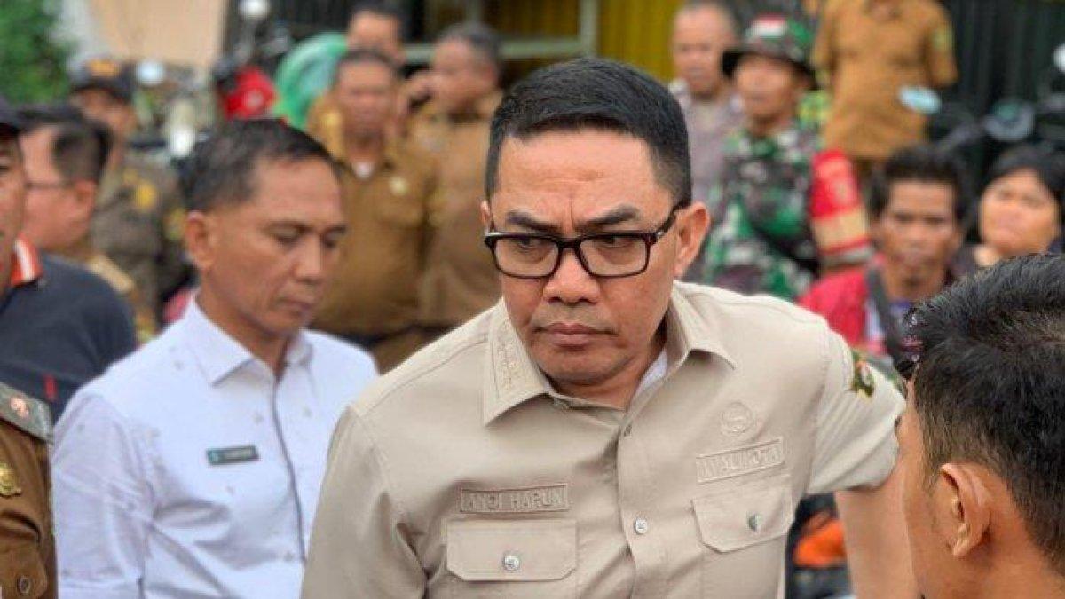WALIKOTA ANDI HARUN - Walikota Samarinda, Andi Harun saat sidak lapangan di Kota Samarinda. Simak informasi seputar profil Andi Harun, Wali Kota Samarinda terpilih. Andi Harun resmi dilantik Presiden Prabowo. Pimpin Samarinda 2 periode.