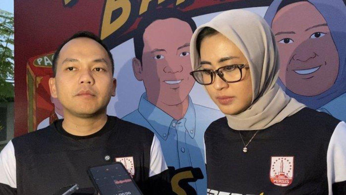 JUMPA PERS - Walikota Solo, Respati Ardi dan wakil walikota Solo, Astrid mendatangi acara evaluasi 100 hari kerja sebagai kepala daerah di Balekambang, Solo, Senin (3/6/2025). Mereka memaparkan program yang sudah dijalankan dan akan dikerjakan ke depan
