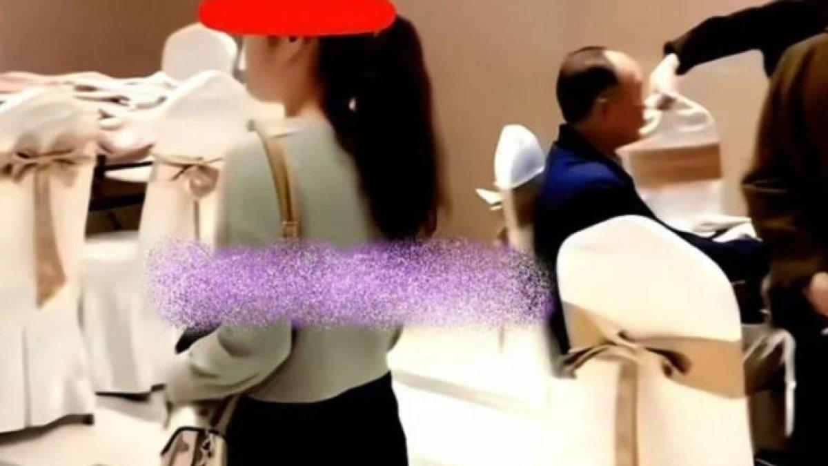 Wanita hadiri pernikahan mantan