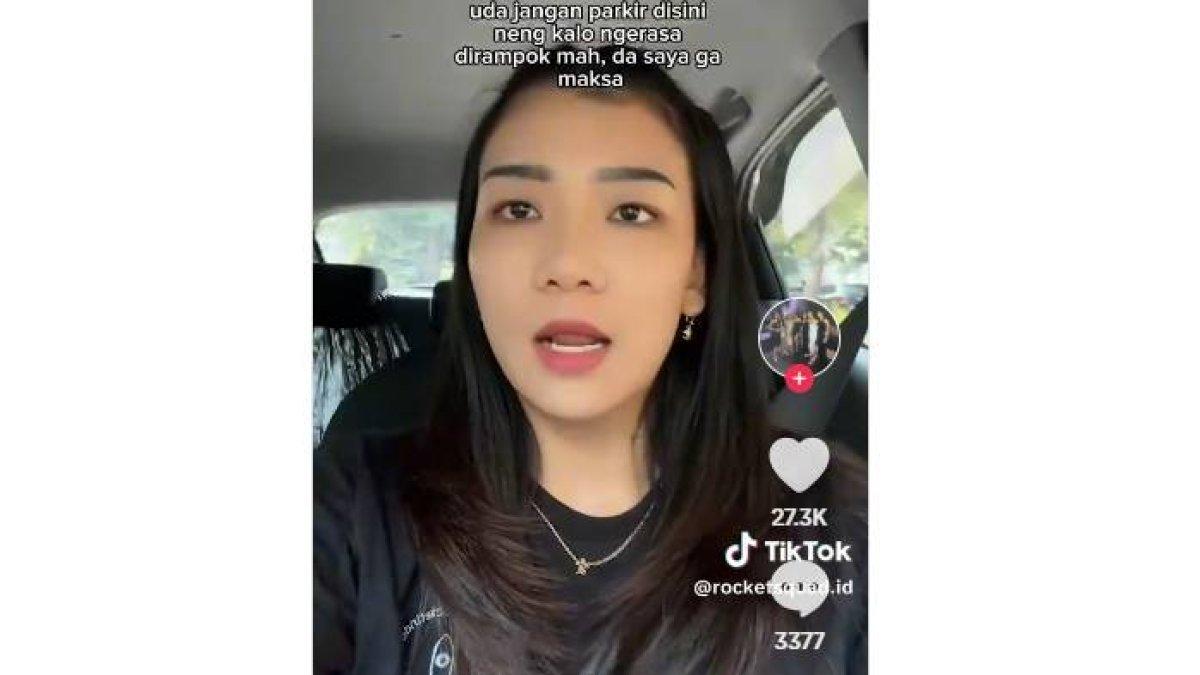 Wanita yang curhat dimintai biaya parkir hingga 10 ribu