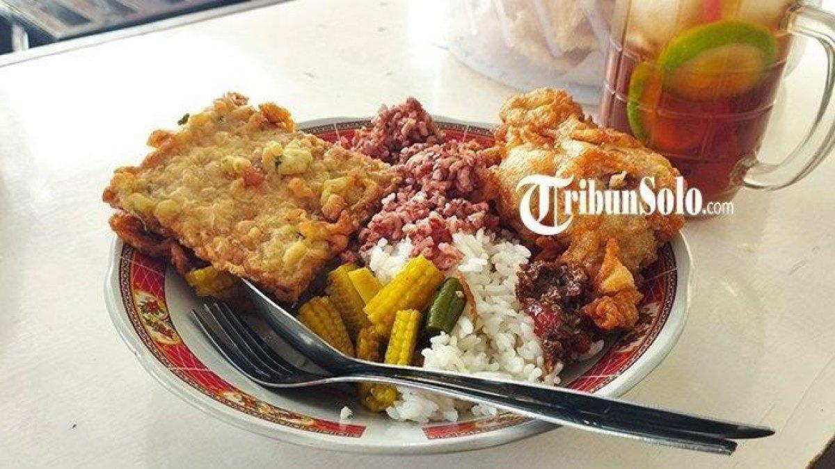 NASI SAYUR KLATEN: Warung Nasi Sayur Jeffry di Jalan Bali, Kelurahan Kabupaten, Kecamatan Klaten Tengah, Klaten, Jawa Tengah