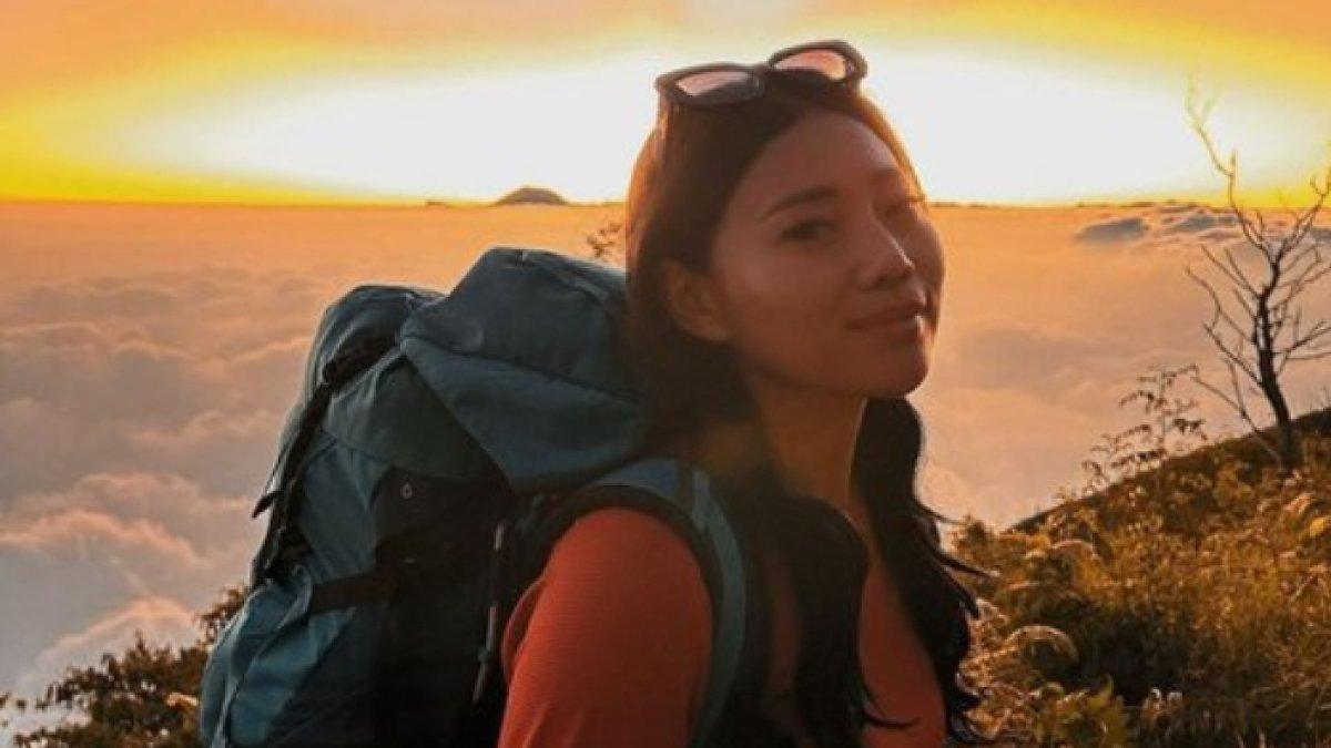 Wendy Walters mantan istri Reza Arap hobi naik gunung di berbagai kota di Indonesia.