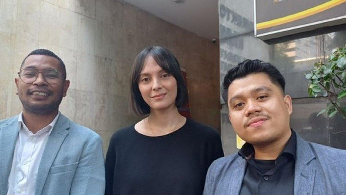 Widika Sidmore dan Kuasa hukumnya, A