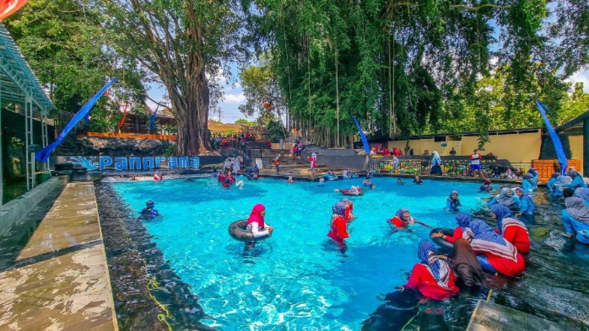 WISATA AIR - Potret kolam renang di Wisata Panorama Boyolali (7/12/2024). Wisata Panorama Boyolali buka sejak 2023 lalu.