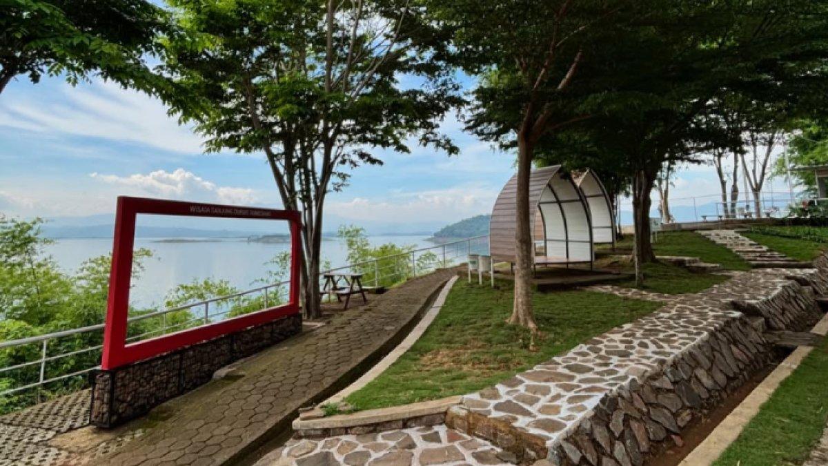 TEMPAT WISATA - Potret Wisata Tanjung Duriat diambil dari Instagram pada Senin (21/4/2025). Wisata Tanjung Duriat berada di Sumedang, Jawa Barat.