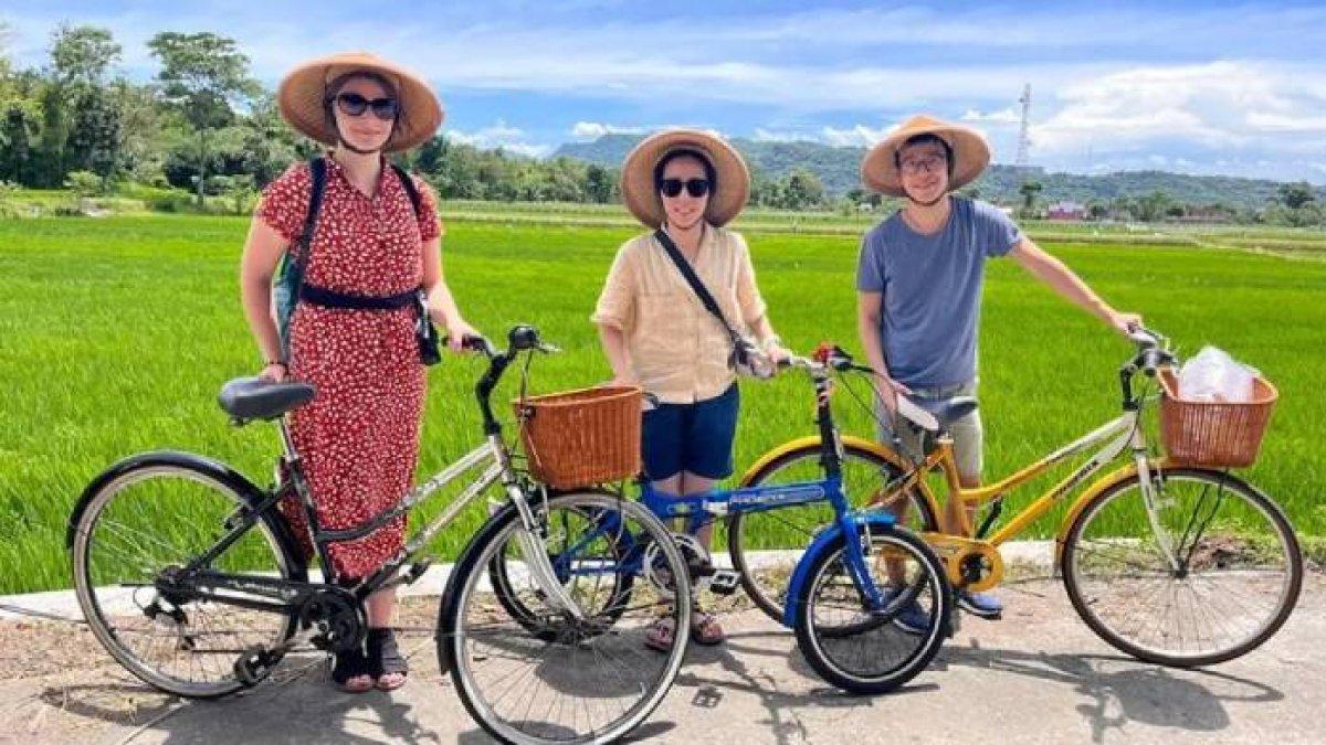 WISATA SEPEDA KLATEN: Wisata bersepeda ke Candi Prambanan
