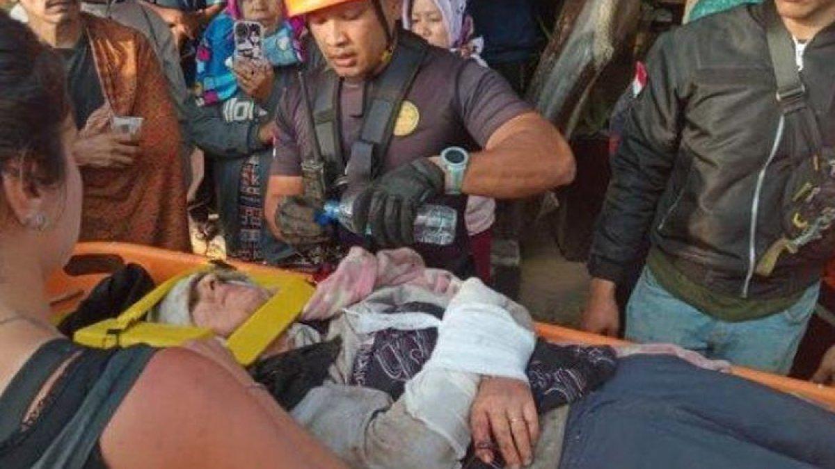 Wisatawan mancanegara yang sempat hilang di objek wisata air terjun Sipiso-Piso, Kabupaten Karo, Sabtu (6/4/2024), berhasil dievakuasi tim gabungan pada Minggu (7/4/2024).