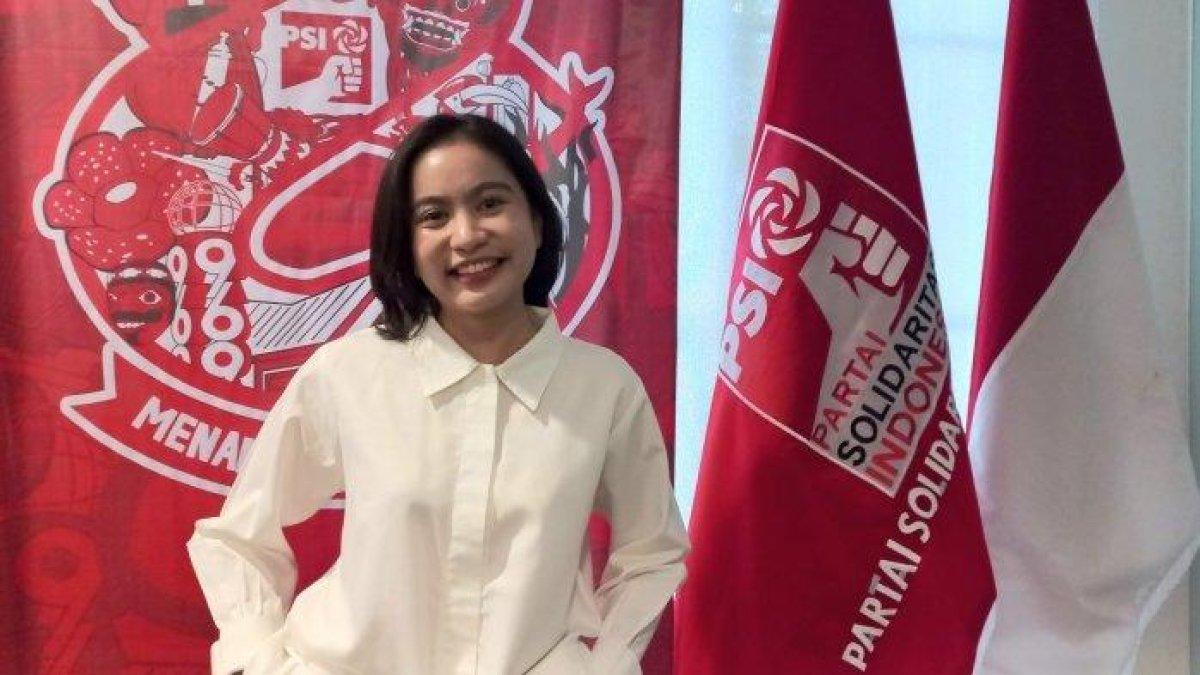Zebi Magnolia Fawwas, mantan member JKT48 yang kini maju caleg