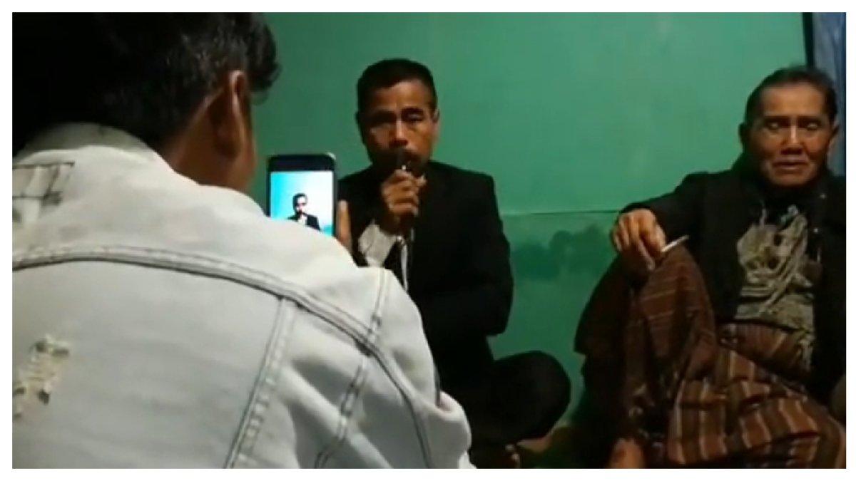 PENGAKUAN ABDUL ROSID - Bikin geger, pengakuan seorang pria bernama Abdul Rosid sebagai Imam Mahdi, perintahkan salat menghadap arah timur. Kini pengikutnya diburu polisi.