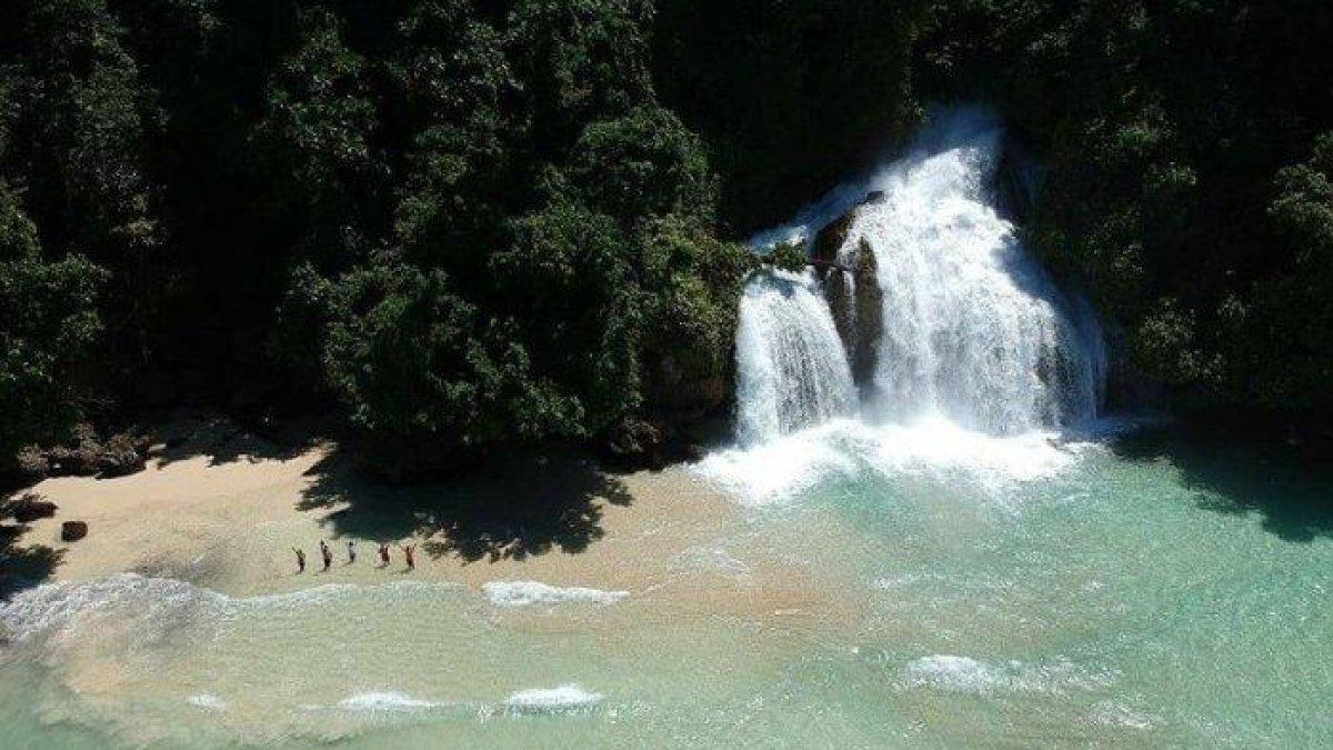 WISATA PAPUA BARAT - Air terjun Kiti-kiti merupakan obyek wisata di distrik karas, Fakfak.