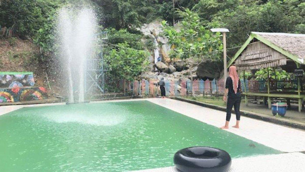 Air Terjun Loli Tasiburi.