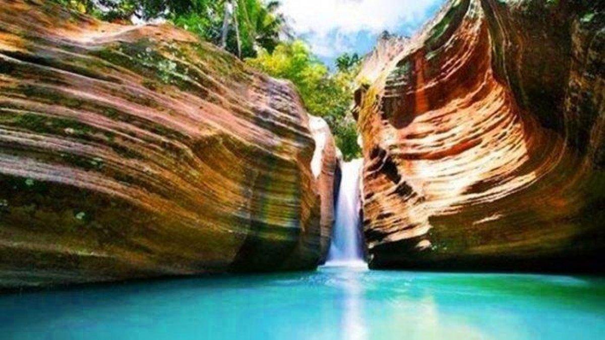 WISATA AIR KLATEN - Terdapat batuan karst yang menambah indahnya pemandangan air terjun luweng sampang