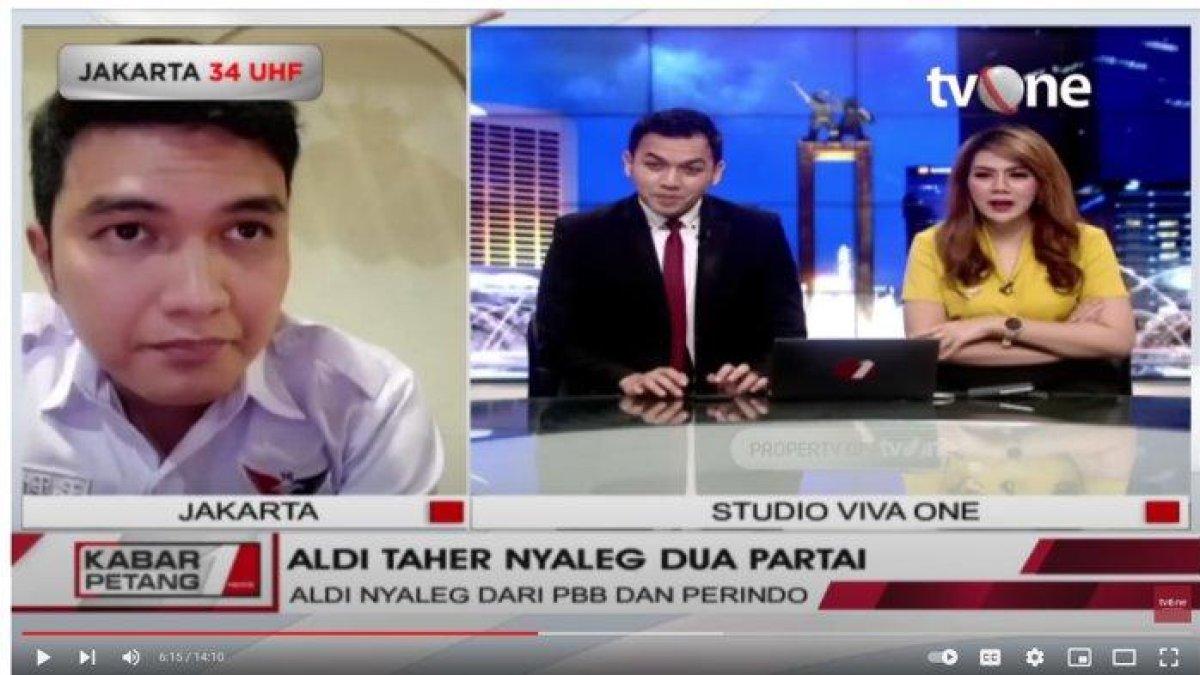Aldi Taher saat wawancara.