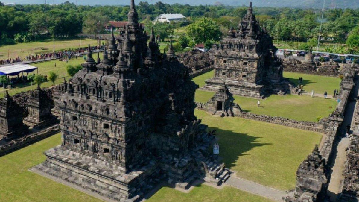 WISATA CANDI - Potret Candi Plaosan disadur dari Kompas.com pada Rabu (5/3/2025). Candi Plaosan berlokasi di Klaten, Jawa Tengah