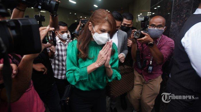 Artis peran Tamara Bleszynski mendatangi gedung Bareskrim Polri didampingi penasihat hukumnya. Tamara Bleszynski Lapor Polisi atas Kasus Dugaan Penggelapan Warisan, Berharap Pelaku Mengembalikan.