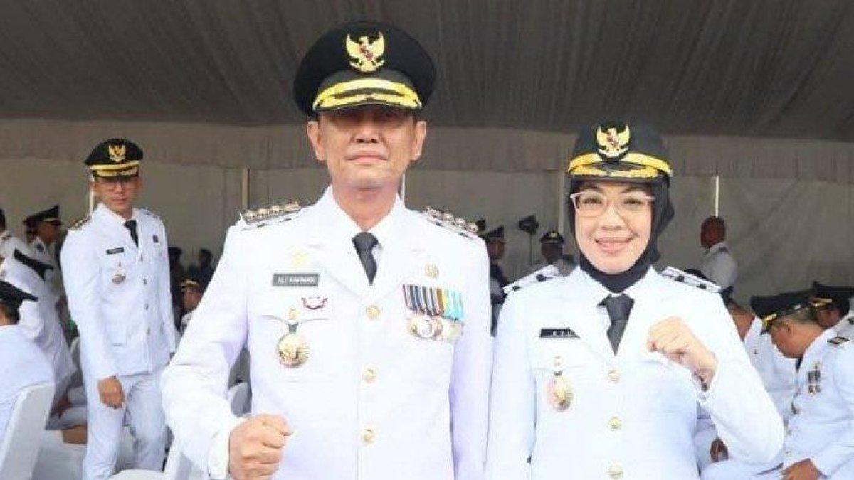 KEPALA DAERAH WAY KANAN - Pasangan Ali Rahman-Ayu Asalasiyah dilantik sebagai Bupati dan Wakil Bupati Way Kanan di Jakarta pada 20 Februari 2025 usai memenangi Pilkada Way Kanan dengan perolehan suara 130.321 atau 53,50 persen dari total suara sah.