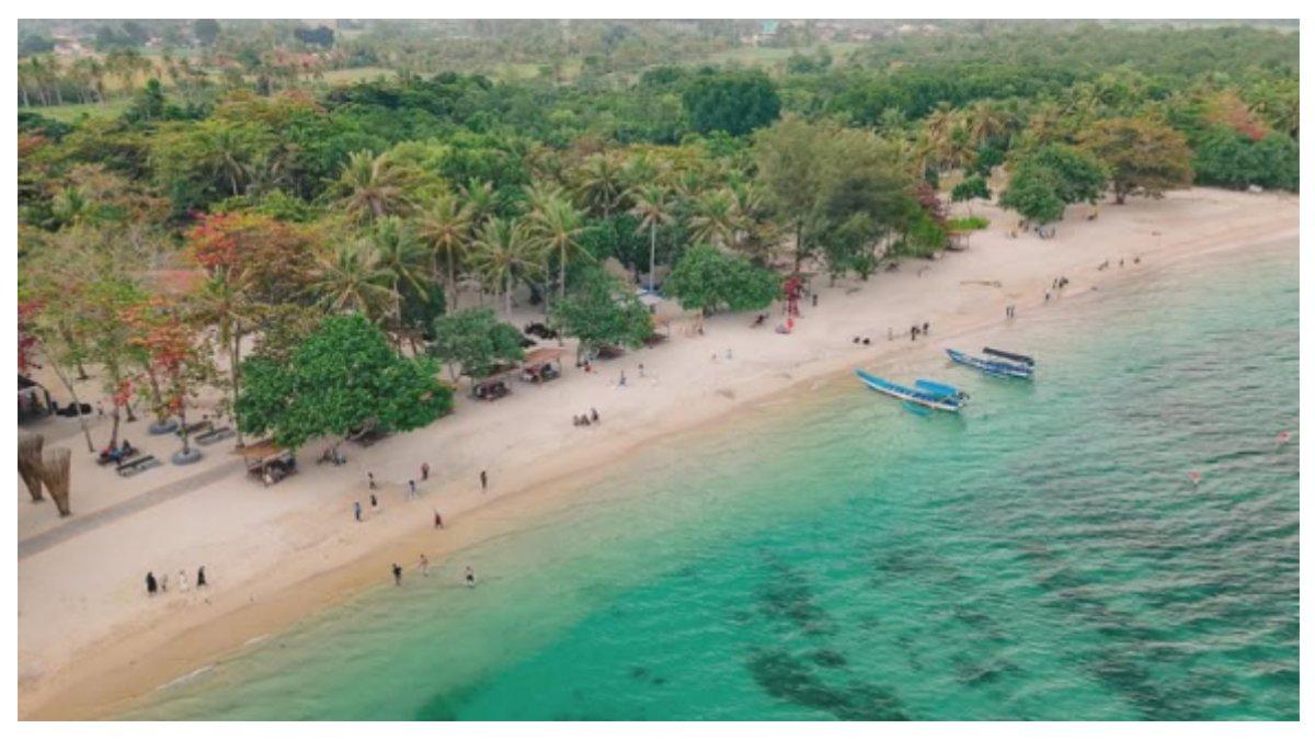 Pemandangan Pantai Bagus dari atas