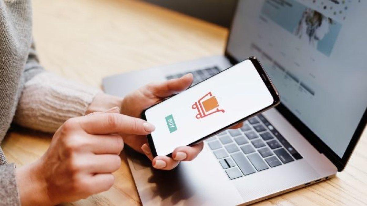 Ilustrasi belanja online