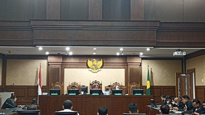 ILUSTRASI pengadilan,- Kunci jawaban dari soal 'Bagaimana kaitan antara hukum yang pernah berlaku (sejarah hukum), hukum yang akan datang (ius contituendum) dan hukum positif yang berlaku sekarang (ius constitutum)?'
