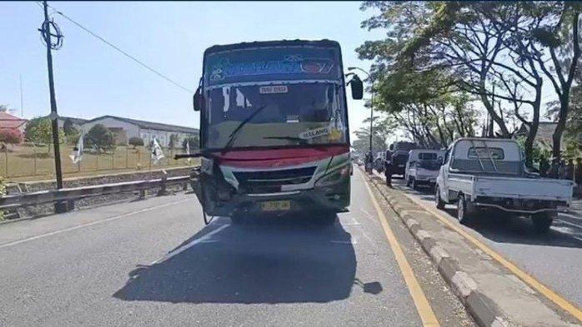 Bus Restu Panda yang terlibat kecelakaan maut di Pasuruan.
