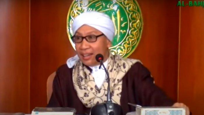 BUYA YAHYA - Banyak yang bertanya mengenai batal atau tidak puasanya saat tertelan air wudhu? Begini penjelasan dari Buya Yahya.