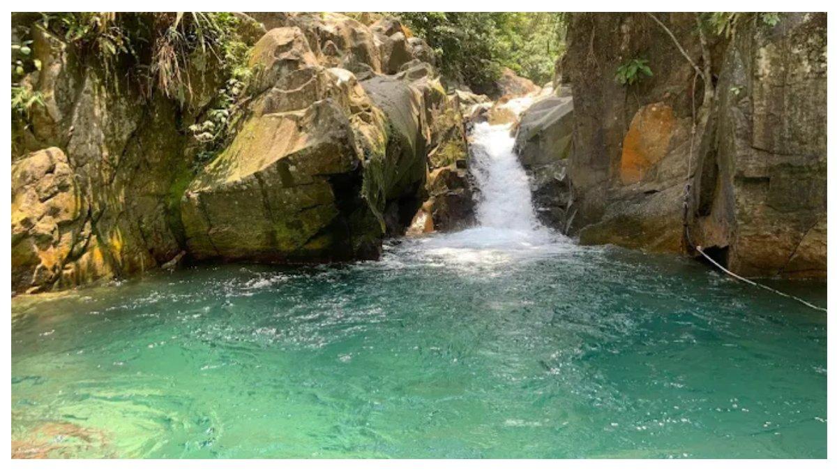 Sangat menyegarkan dan memanjakan mata air di Curug Cibaliung
