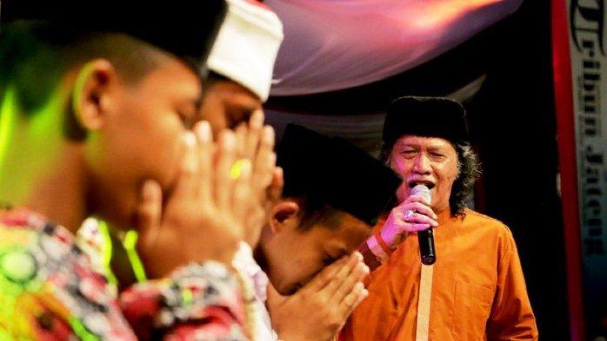 Cak Nun saat berdakwah