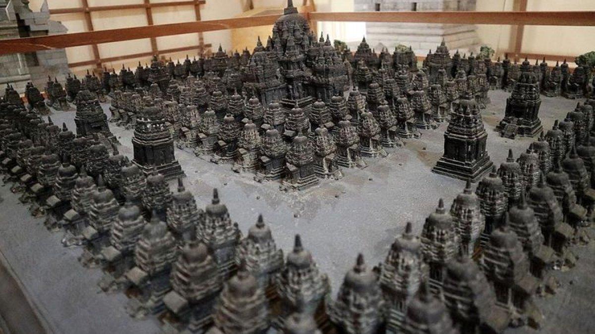 WISATA SEJARAH KLATEN: Miniatur candi sewu
