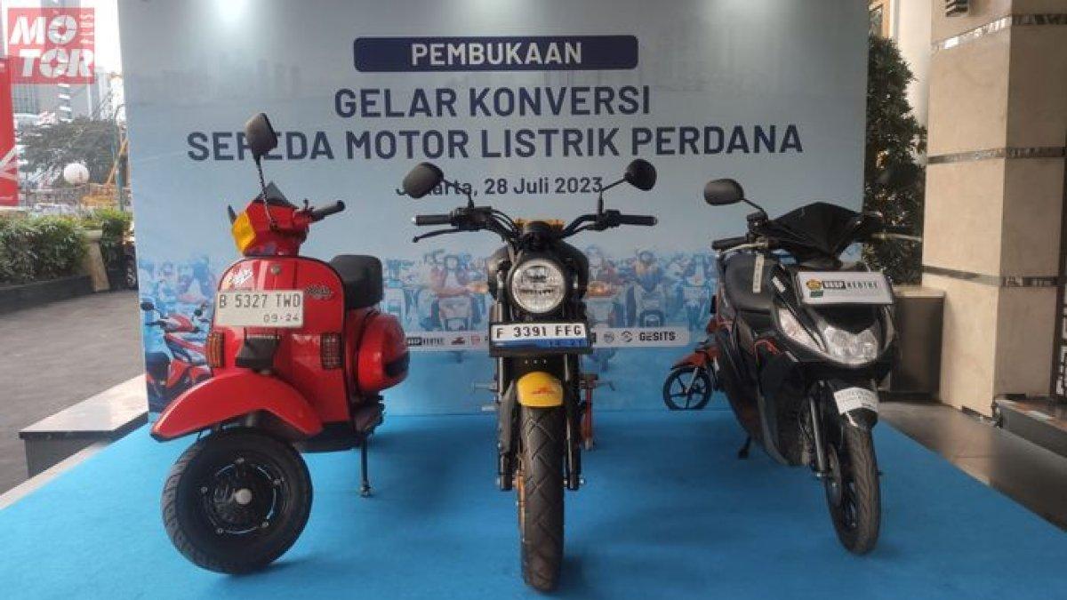 Dari Vespa 2-tak, Yamaha XSR155, sampai Yamaha Mio M3 dikonversi menjadi motor listrik.