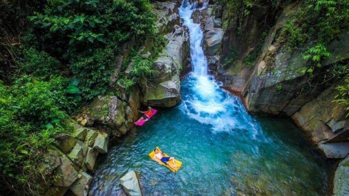 Pesona Curug Leuwi Lieuk Bogor