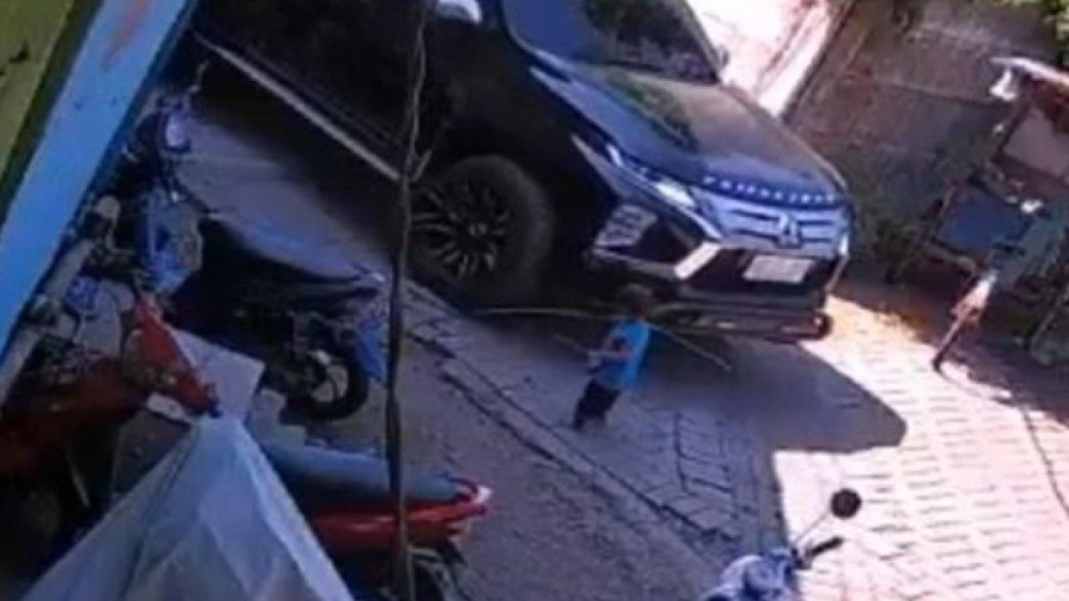 Potongan video yang memperlihatkan detik-detik balita terlindas mobil mewah Pajero Sport di Makassar