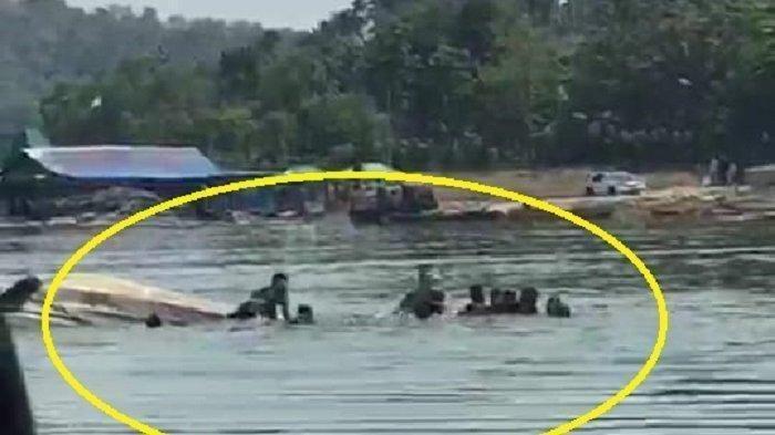 Detik-detik perahu wisata terbalik di Boyolali, Jawa Tengah, penumpang teriak minta tolong.