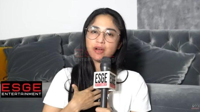 Dewi Perssik 