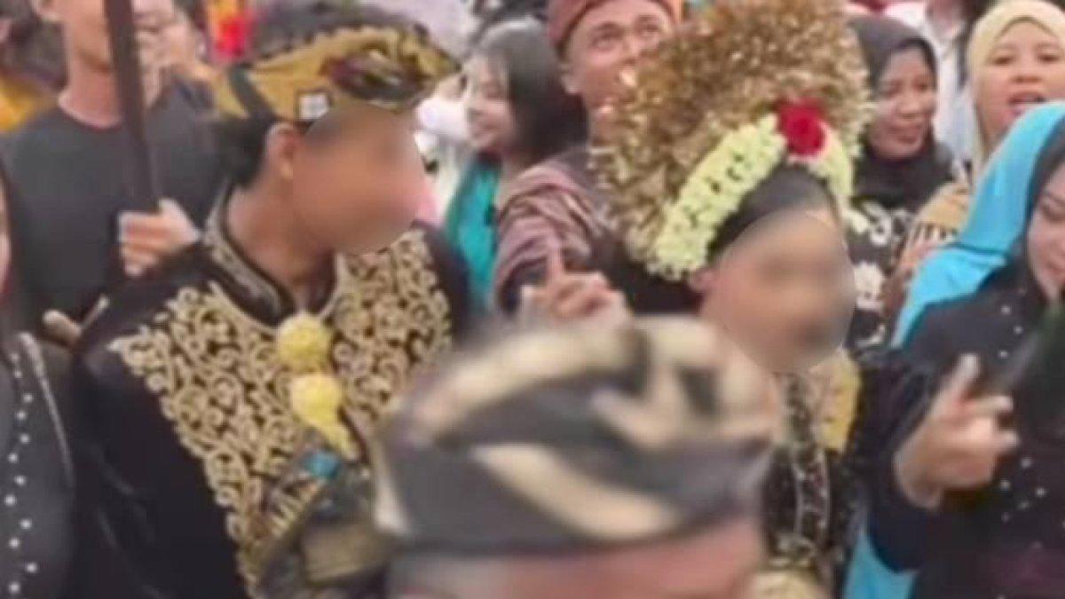PERNIKAHAN PELAJAR - Penampakan pengantin perempuan merupakan seorang siswi inisial YL (15) dan pengantin pria inisial RN (16) merupakan pelajar SMK di Lombok Tengah, Nusa Tenggara Barat (NTB).