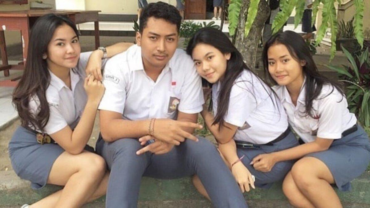 Foto Mahalini ketika SMA.