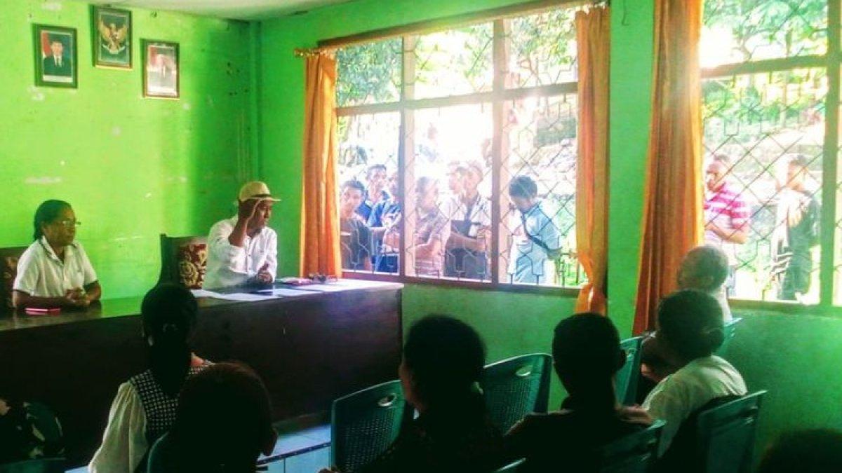 Foto: Proses penyelesaian sanksi adat Riwa Rikat